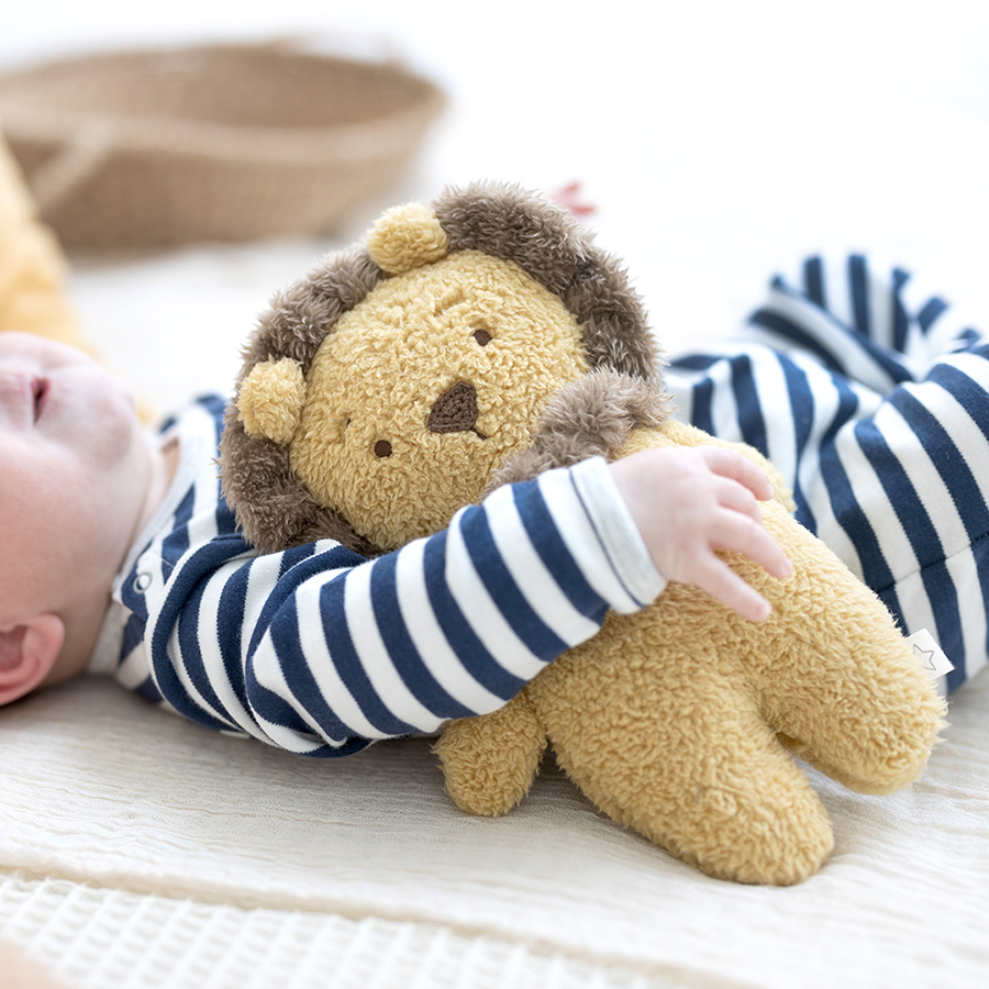 CTA2572107 - Leo Lion Flat Fur Toy